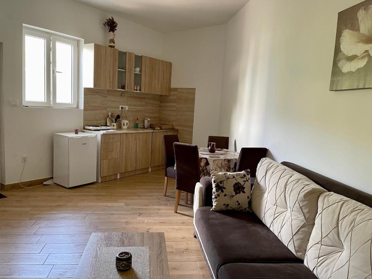 Apartment Jovana Herceg Novi Eksteriør bilde